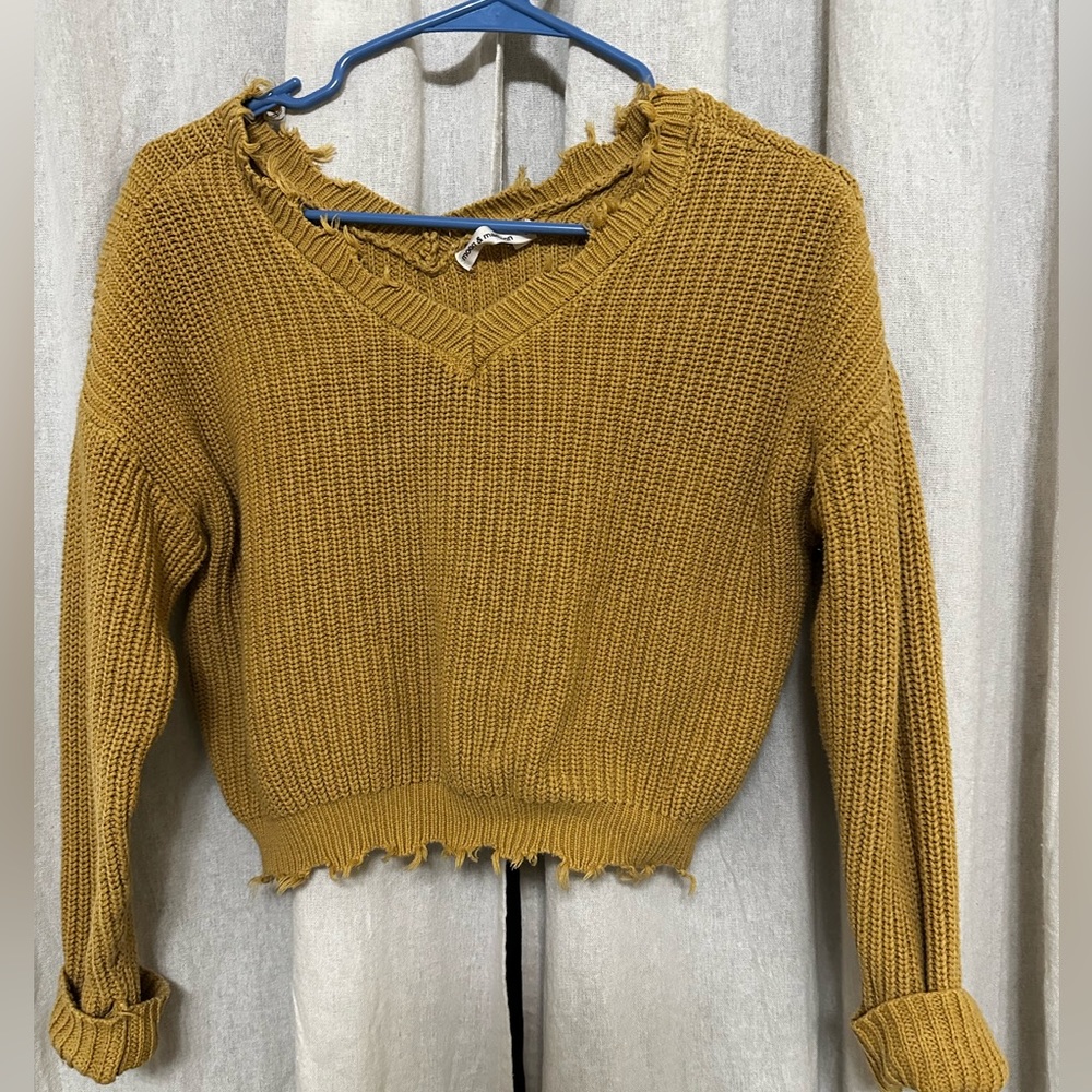 Mustard Moon & Madison Crop sweater- S